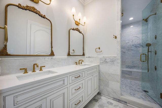 6413 S County Line Road, Burr Ridge, IL 60527