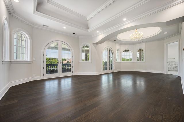 6413 S County Line Road, Burr Ridge, IL 60527