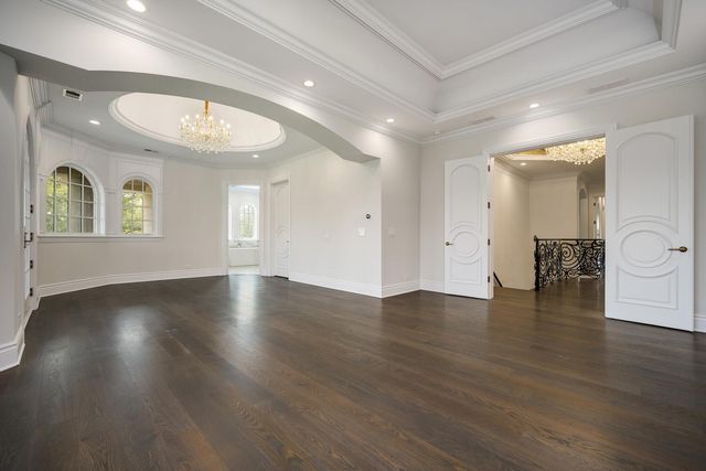 6413 S County Line Road, Burr Ridge, IL 60527