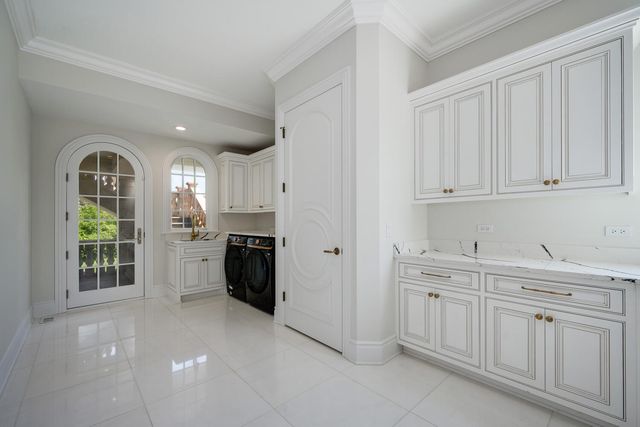 6413 S County Line Road, Burr Ridge, IL 60527