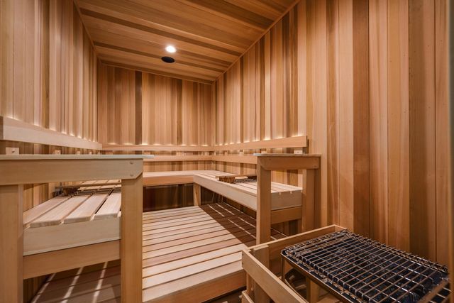 6413 S County Line Road, Burr Ridge, IL 60527