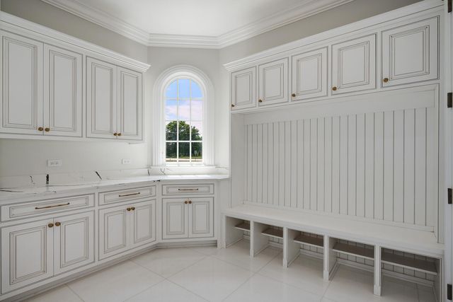 6413 S County Line Road, Burr Ridge, IL 60527