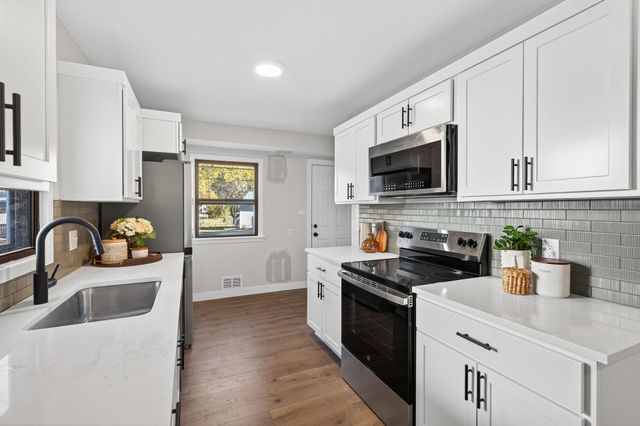 563 Doris Avenue, Shoreview, MN 55126