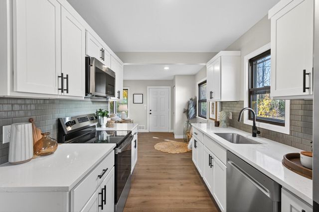 563 Doris Avenue, Shoreview, MN 55126