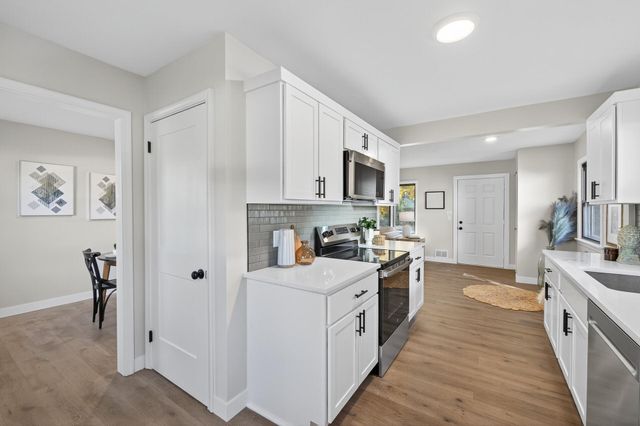 563 Doris Avenue, Shoreview, MN 55126