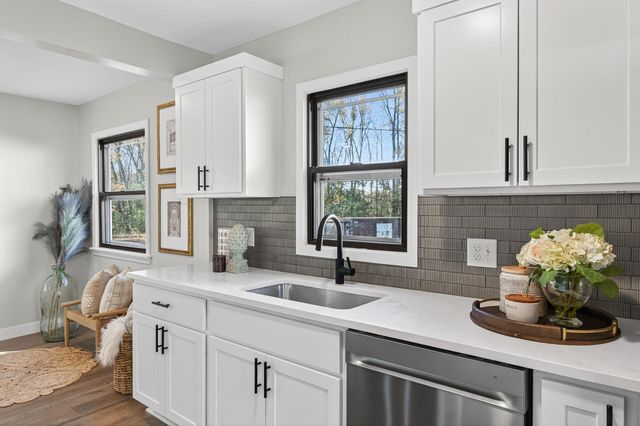 563 Doris Avenue, Shoreview, MN 55126