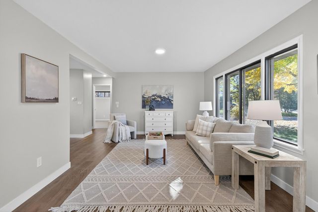 563 Doris Avenue, Shoreview, MN 55126