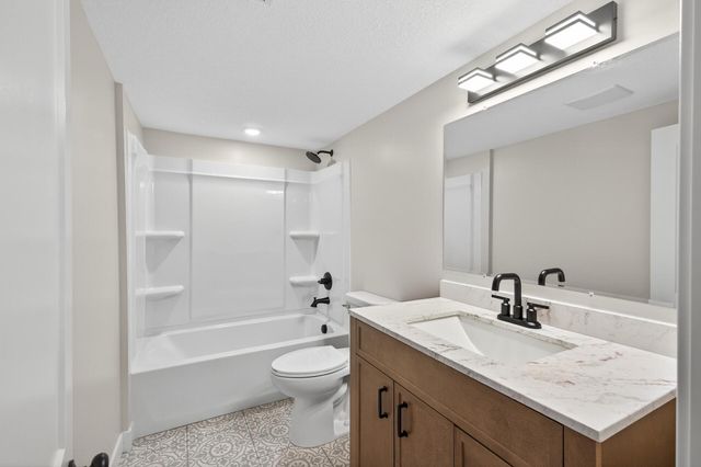 563 Doris Avenue, Shoreview, MN 55126