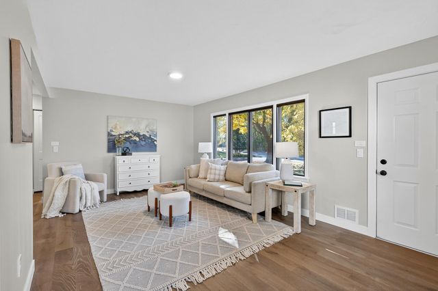 563 Doris Avenue, Shoreview, MN 55126