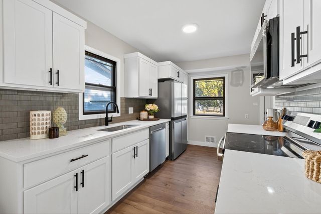 563 Doris Avenue, Shoreview, MN 55126