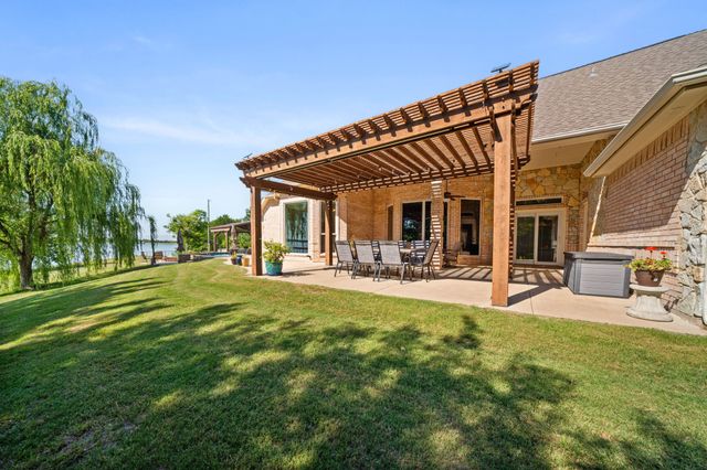194 Old Howard Road, Waxahachie, TX 75165