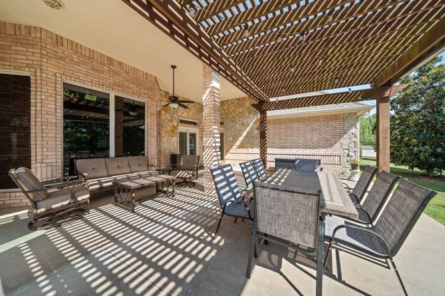 194 Old Howard Road, Waxahachie, TX 75165