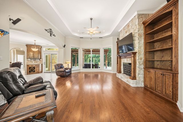 194 Old Howard Road, Waxahachie, TX 75165