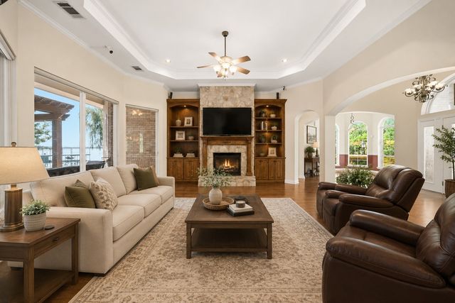 194 Old Howard Road, Waxahachie, TX 75165