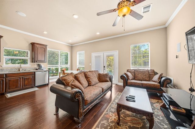 194 Old Howard Road, Waxahachie, TX 75165