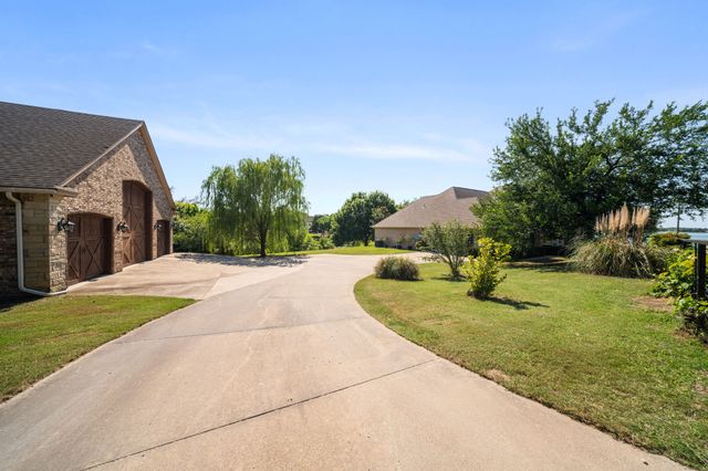 194 Old Howard Road, Waxahachie, TX 75165