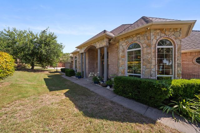 194 Old Howard Road, Waxahachie, TX 75165