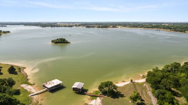 194 Old Howard Road, Waxahachie, TX 75165