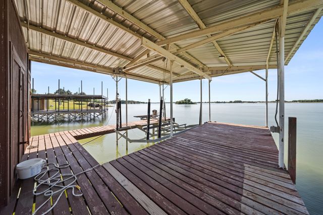 194 Old Howard Road, Waxahachie, TX 75165