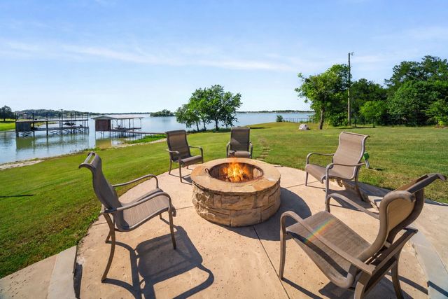 194 Old Howard Road, Waxahachie, TX 75165