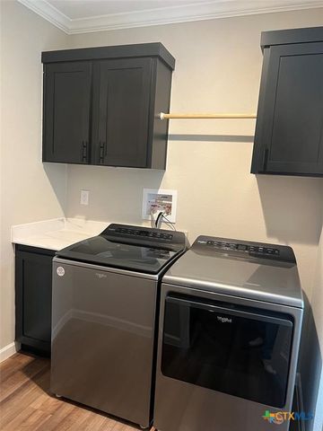 942 Chamberlin Road, Dale, TX 78616