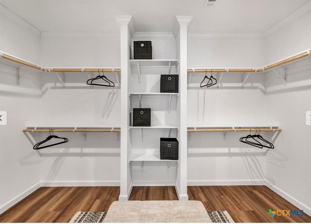 942 Chamberlin Road, Dale, TX 78616