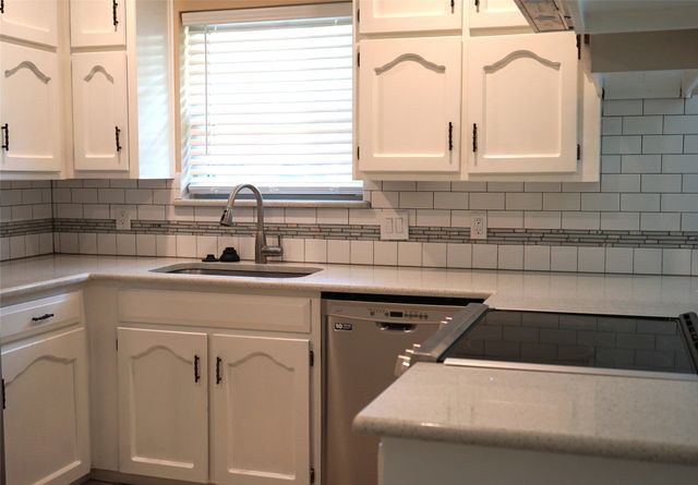 3221 Elkhart Court, Arlington, TX 76016