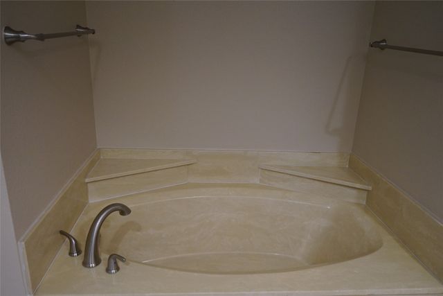 3221 Elkhart Court, Arlington, TX 76016