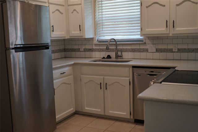 3221 Elkhart Court, Arlington, TX 76016