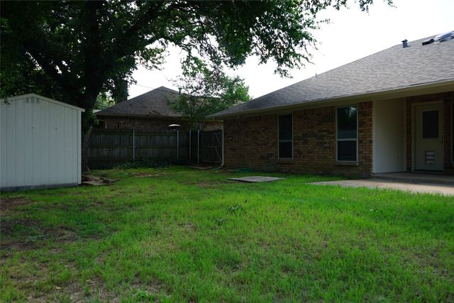 3221 Elkhart Court, Arlington, TX 76016