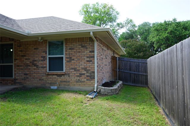 3221 Elkhart Court, Arlington, TX 76016