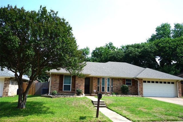 3221 Elkhart Court, Arlington, TX 76016
