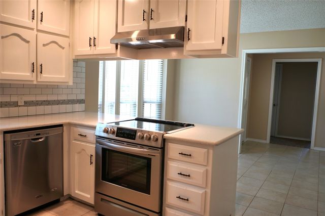 3221 Elkhart Court, Arlington, TX 76016