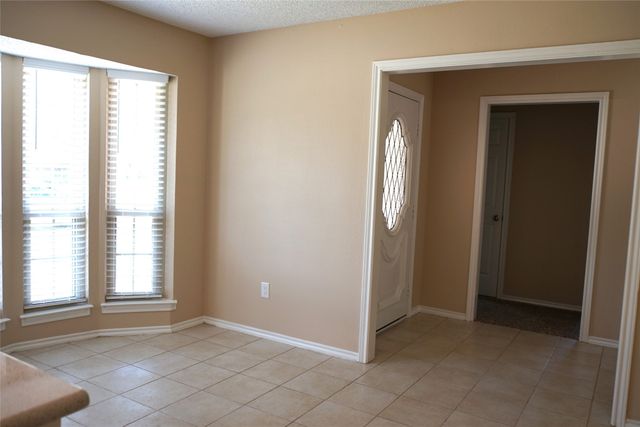 3221 Elkhart Court, Arlington, TX 76016