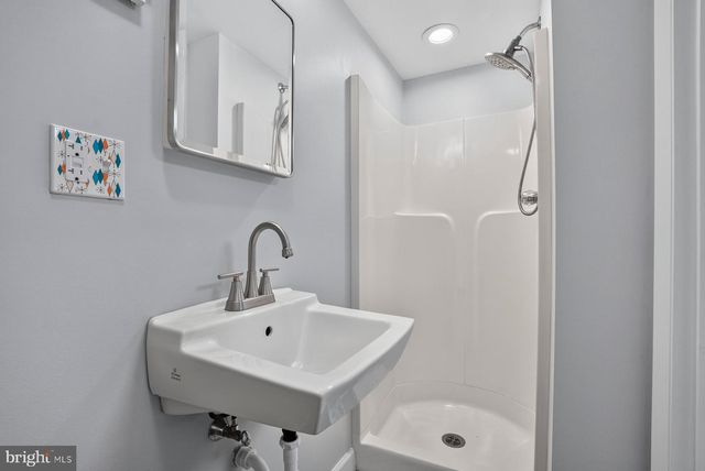 6414 BLENHEIM RD, Baltimore, MD 21212