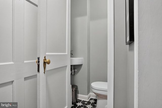 6414 BLENHEIM RD, Baltimore, MD 21212