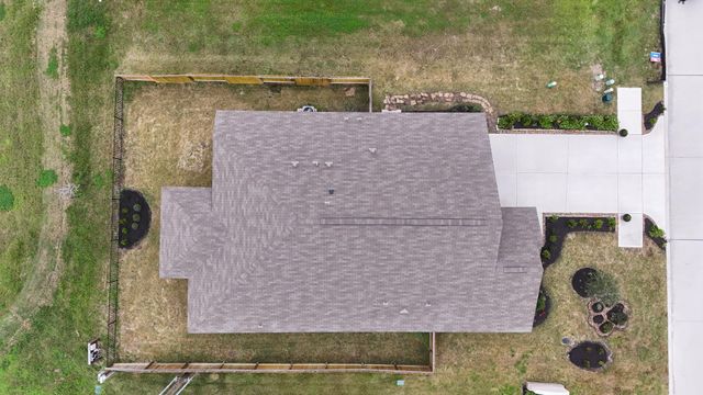 201 Bryan Way, Angleton, TX 77515