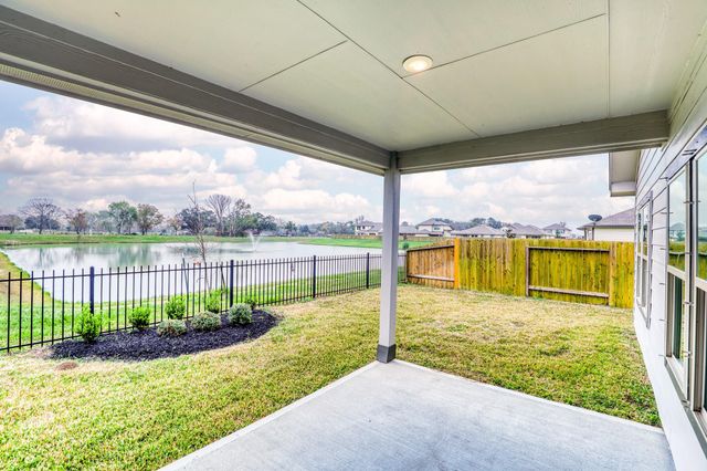 201 Bryan Way, Angleton, TX 77515