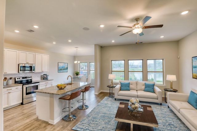 201 Bryan Way, Angleton, TX 77515