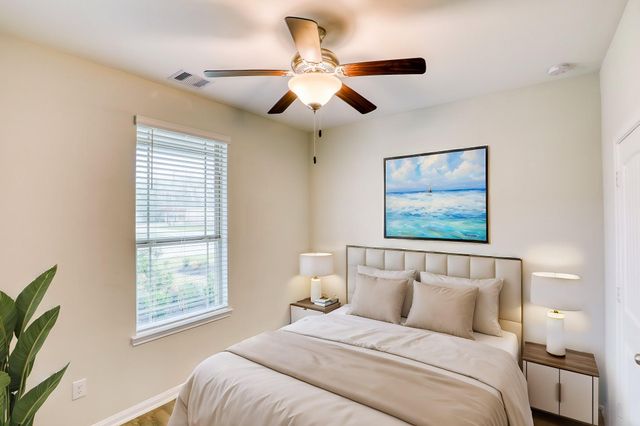 201 Bryan Way, Angleton, TX 77515