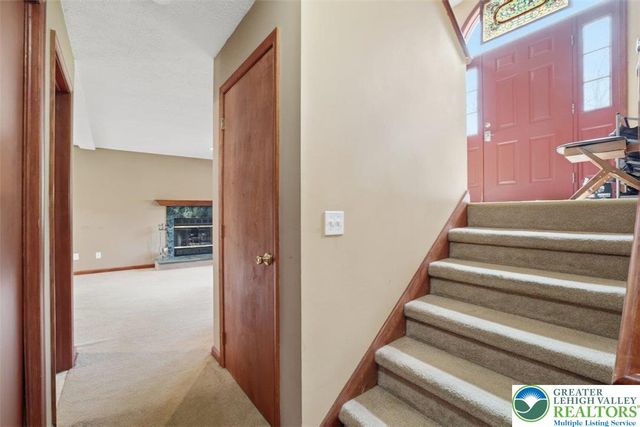 338 Fernwood Drive, Stroud Twp, PA 18301
