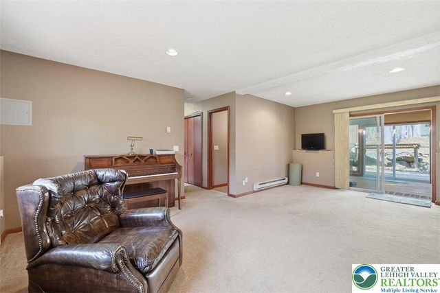 338 Fernwood Drive, Stroud Twp, PA 18301