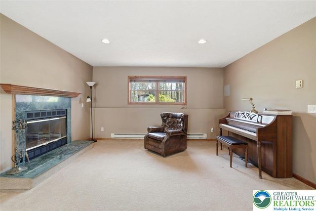 338 Fernwood Drive, Stroud Twp, PA 18301