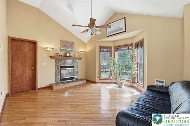 338 Fernwood Drive, Stroud Twp, PA 18301