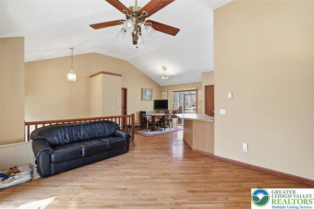 338 Fernwood Drive, Stroud Twp, PA 18301
