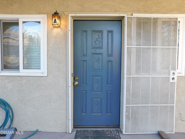 6213 Whitsett Avenue, North Hollywood, CA 91606