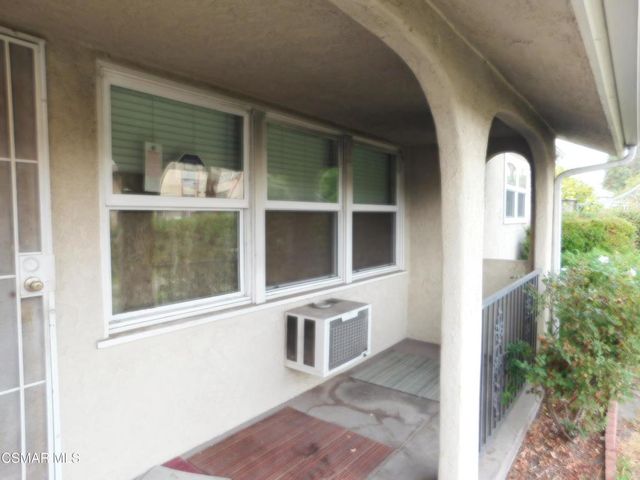 6213 Whitsett Avenue, North Hollywood, CA 91606