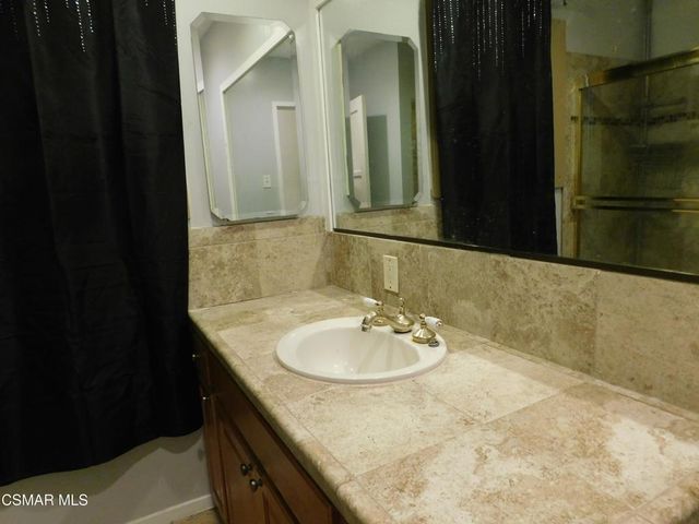 6213 Whitsett Avenue, North Hollywood, CA 91606