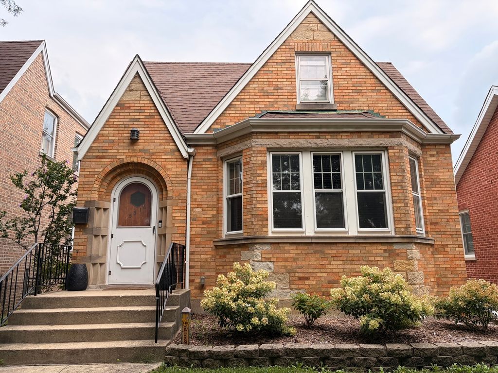 5316 N Lockwood Avenue, Chicago, IL 60630