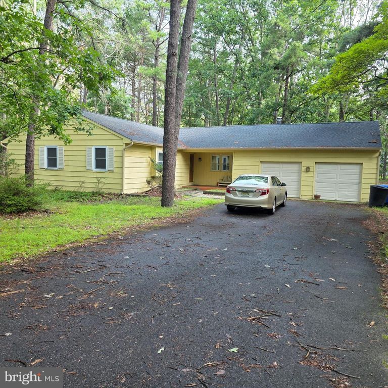 6 SILVER CLOUD CIR, Medford, NJ 08055